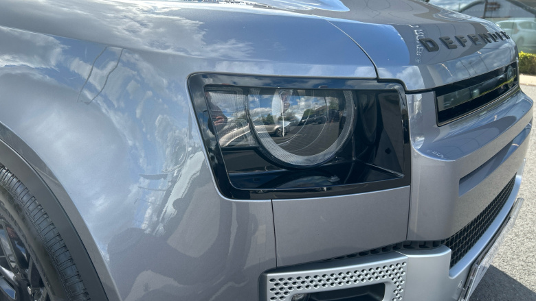 Land Rover Defender 3.0 D250 SE 110 5dr Auto Diesel Estate